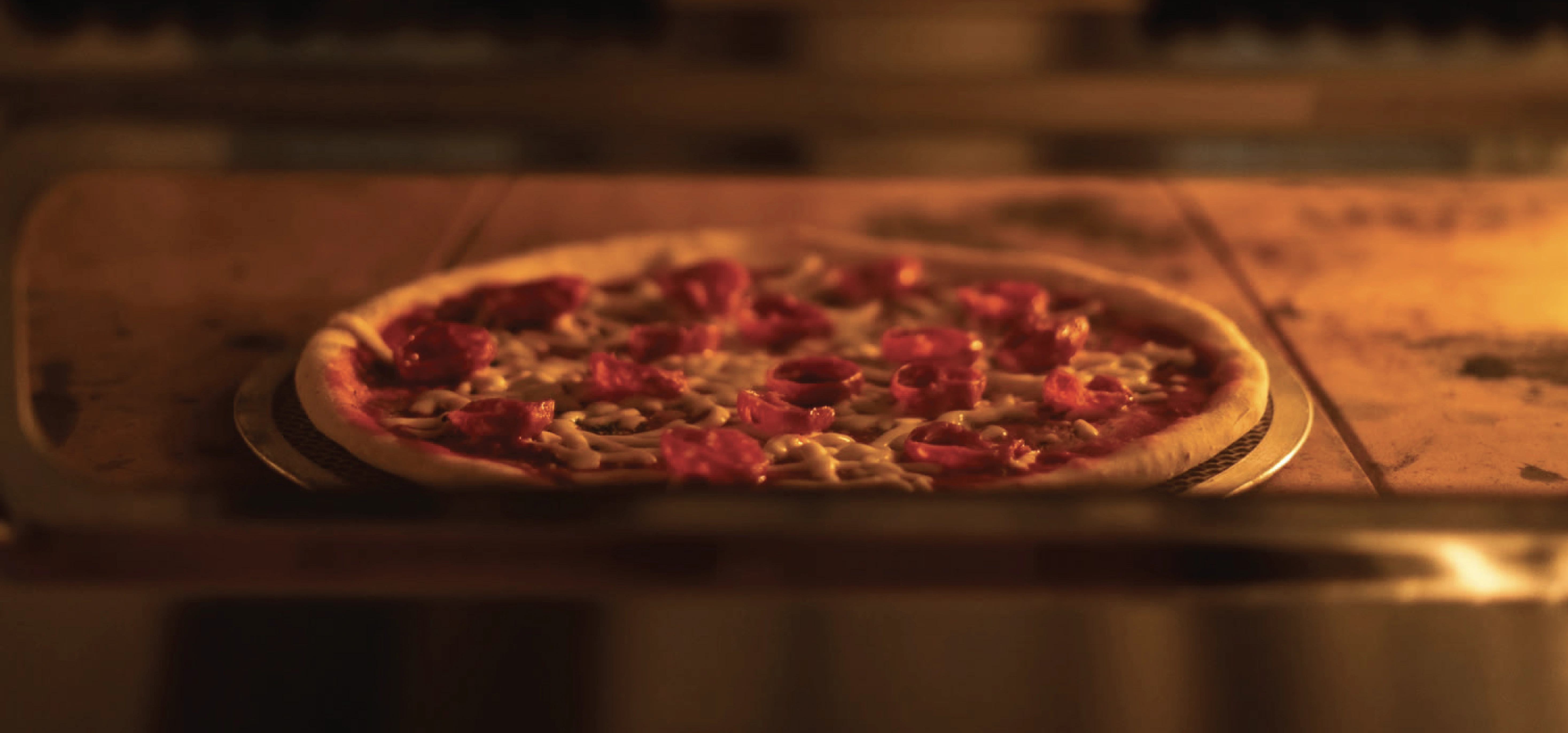 Pizza Watapizza en el horno de piedra